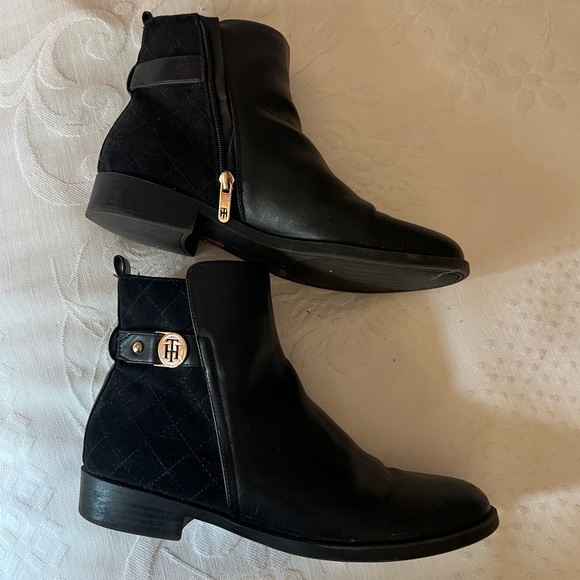Tommy Hilfiger Black leather & Suede Ankle Boots - Picture 4 of 4